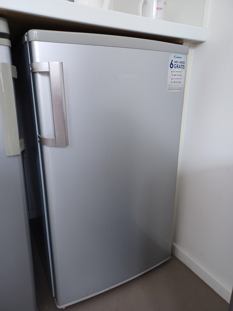 Réfrigérateur top de marque HAIER / HRZ-176AAS