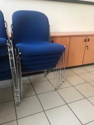 Photo détaillant le don Mobilier salle de réunion