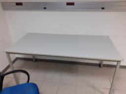 Photo détaillant le don Tables et chaises