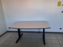 Photo détaillant le don Tables et chaises