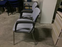 Photo détaillant le don lot de 2 fauteuils de bureau
