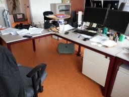 Photo détaillant le don LOT BUREAU TABLE ET CAISSON N°2