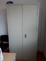 Photo détaillant le don ARMOIRE HAUTE PORTES BATTANTES N°6