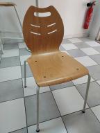 Photo détaillant le don Lot de 8 chaises basses de cafétéria
