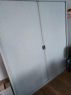 Photo détaillant le don Armoire de rangement métallique haute