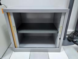 Photo détaillant le don Armoire métallique basse