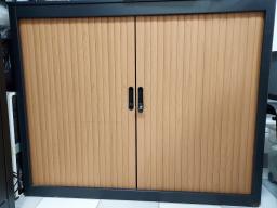 Photo détaillant le don Armoire métallique de taille moyenne