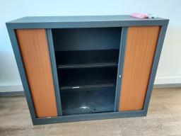 Photo détaillant le don Armoire métallique de taille moyenne