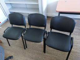 Photo détaillant le don Lot de 3 chaises visiteur