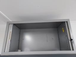 Photo détaillant le don Petite armoire métallique