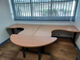 Photo détaillant le don Bureaux en bois + retour