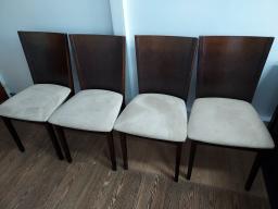 Photo détaillant le don Lot de 4 chaises en bois