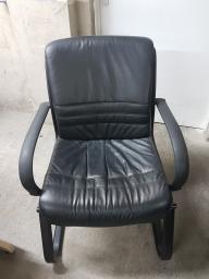 Photo détaillant le don Fauteuil de réception