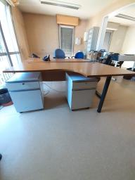 Photo détaillant le don Lot de 10 bureaux