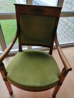 Photo détaillant le don 2 paires de fauteuils de style Empire ou restauration
