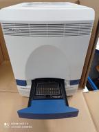 Photo détaillant le don Appareil de PCR temps réel (qPCR) Applied BioSystems 7500