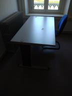 Photo détaillant le don Bureau droit gris 180 X 80 cm