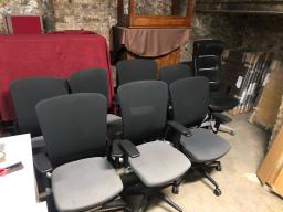 Photo détaillant le don Lot de12 fauteuils