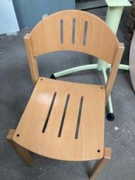 Photo détaillant le don mobilier de cantine administrative