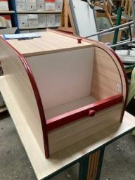 Photo détaillant le don mobilier de cantine administrative