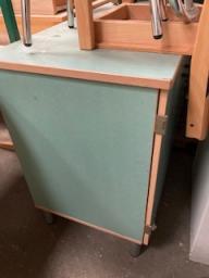 Photo détaillant le don mobilier de cantine administrative