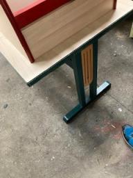 Photo détaillant le don mobilier de cantine administrative