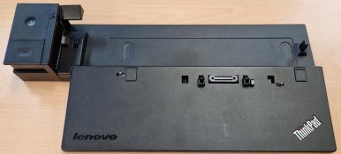 Photo détaillant le don Lenovo X250 + stations d'accueil