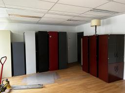 Photo détaillant le don mobilier de bureau