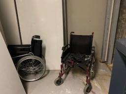 Photo détaillant le don Lot de 3 fauteuils roulants à réparer