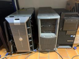 Photo détaillant le don Donne lot de 8 serveurs sans disque dur : IBM, HP, DELL, Lenovo