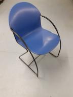 Photo détaillant le don Lot de 3 fauteuils bleus