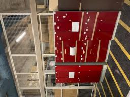 Photo détaillant le don Lot de 2 blocs casiers vestiaires rouges