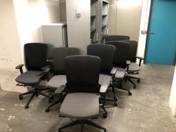 Photo détaillant le don Lot de 4 fauteuils