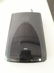 Photo détaillant le don 2 scanners de marque EPSON, modèle PERFECTION 3490 Photo