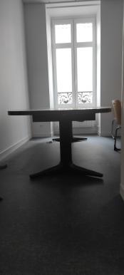 Photo détaillant le don Grande table