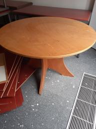Photo détaillant le don table en bois