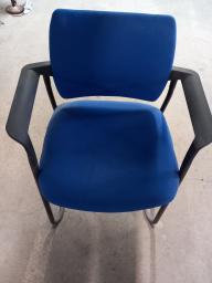 Photo détaillant le don chaise avec accoudoirs