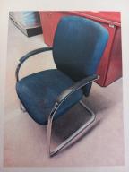 Photo détaillant le don donne 18 sieges avec accoudoirs