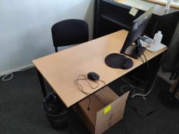Photo détaillant le don Lot de bureaux