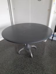 Photo détaillant le don BUREAU ET TABLE RONDE DE REUNION