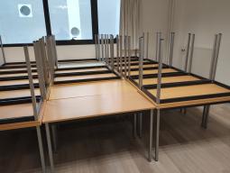 Photo détaillant le don TABLES ET CHAISES  SALLE DE CLASSE