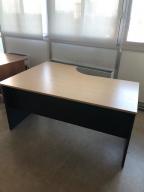 Photo détaillant le don BUREAU AVEC RETOUR INTEGRE MARRON CLAIR