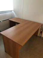 Photo détaillant le don BUREAU AVEC RETOUR MARRON