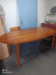 Photo détaillant le don Grande table ovale 2,54 x 1.02 m