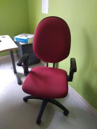 Photo détaillant le don 2 fauteuils de bureau