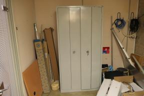 Photo détaillant le don armoire métallique