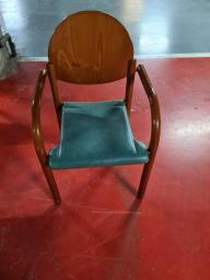 Photo détaillant le don chaise avec accoudoirs