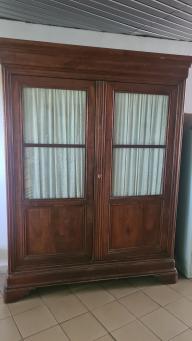 Photo détaillant le don Grande armoire