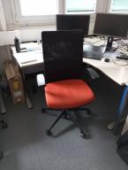 Photo détaillant le don Don d'un lot de 4 bureaux complets