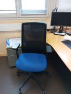 Photo détaillant le don Lot de mobilier de bureau
